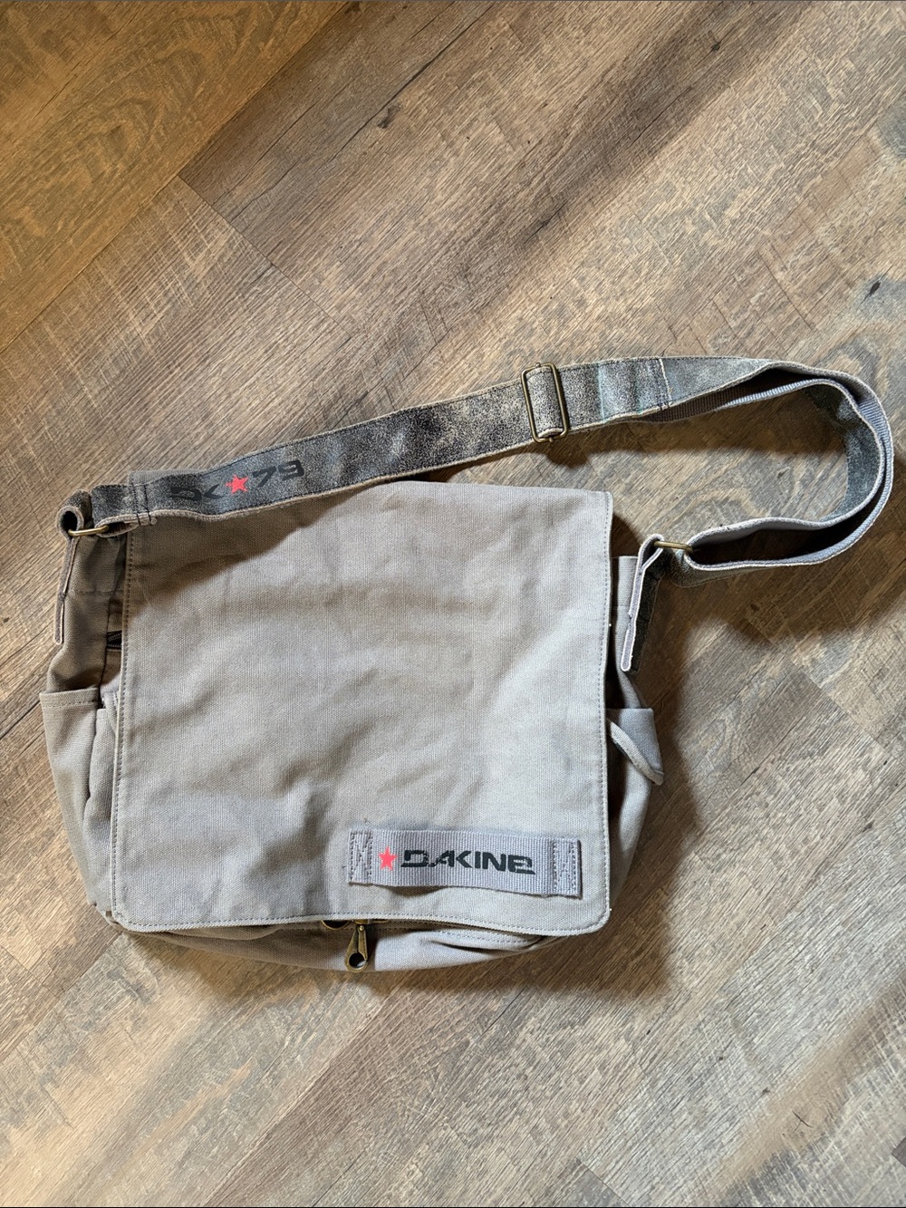 Dakine Taupe/Gray Canvas Messenger Station Bag with Adjustable Strap